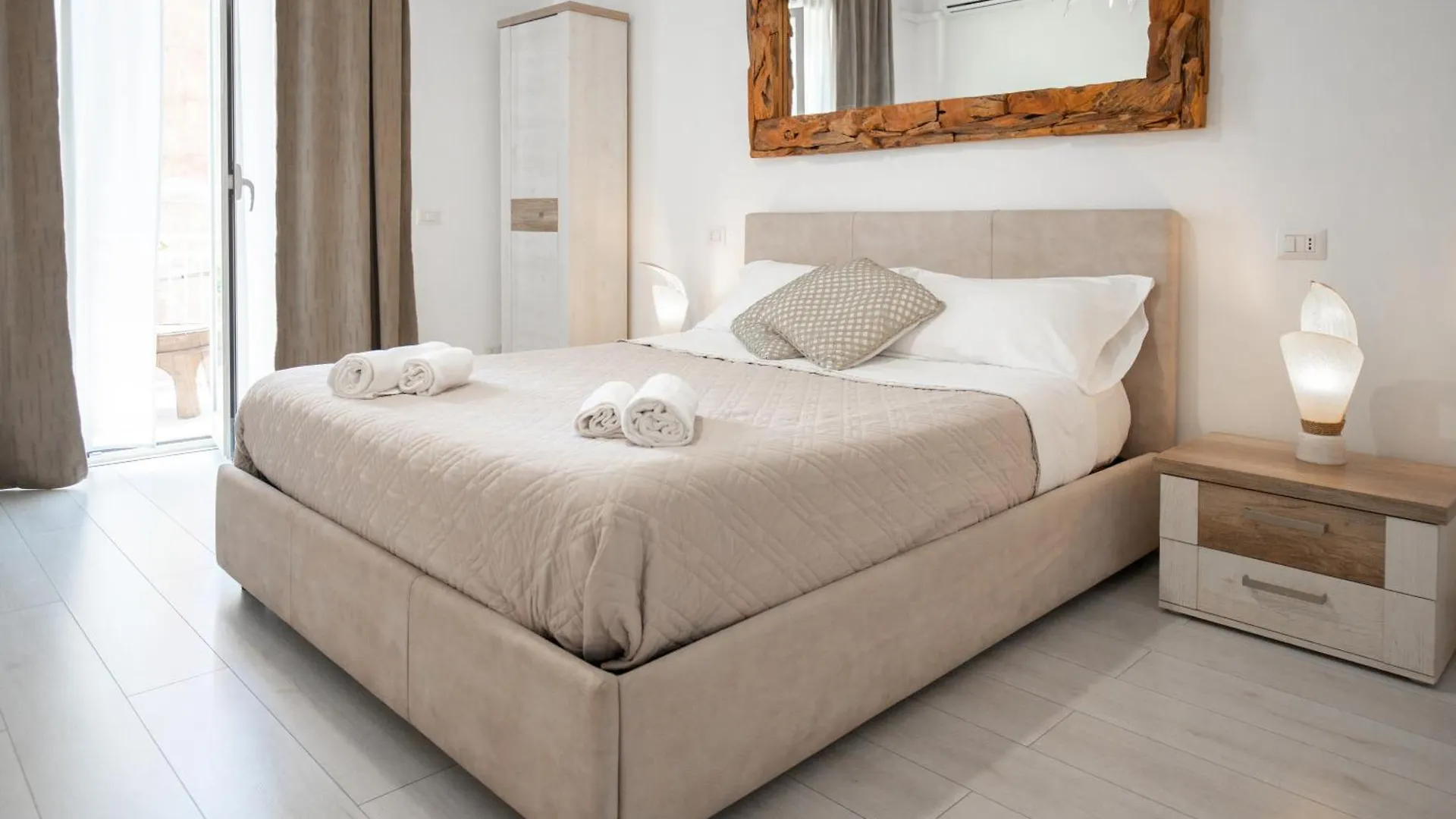 Catania Over Time - Tourist Rooms Guest house