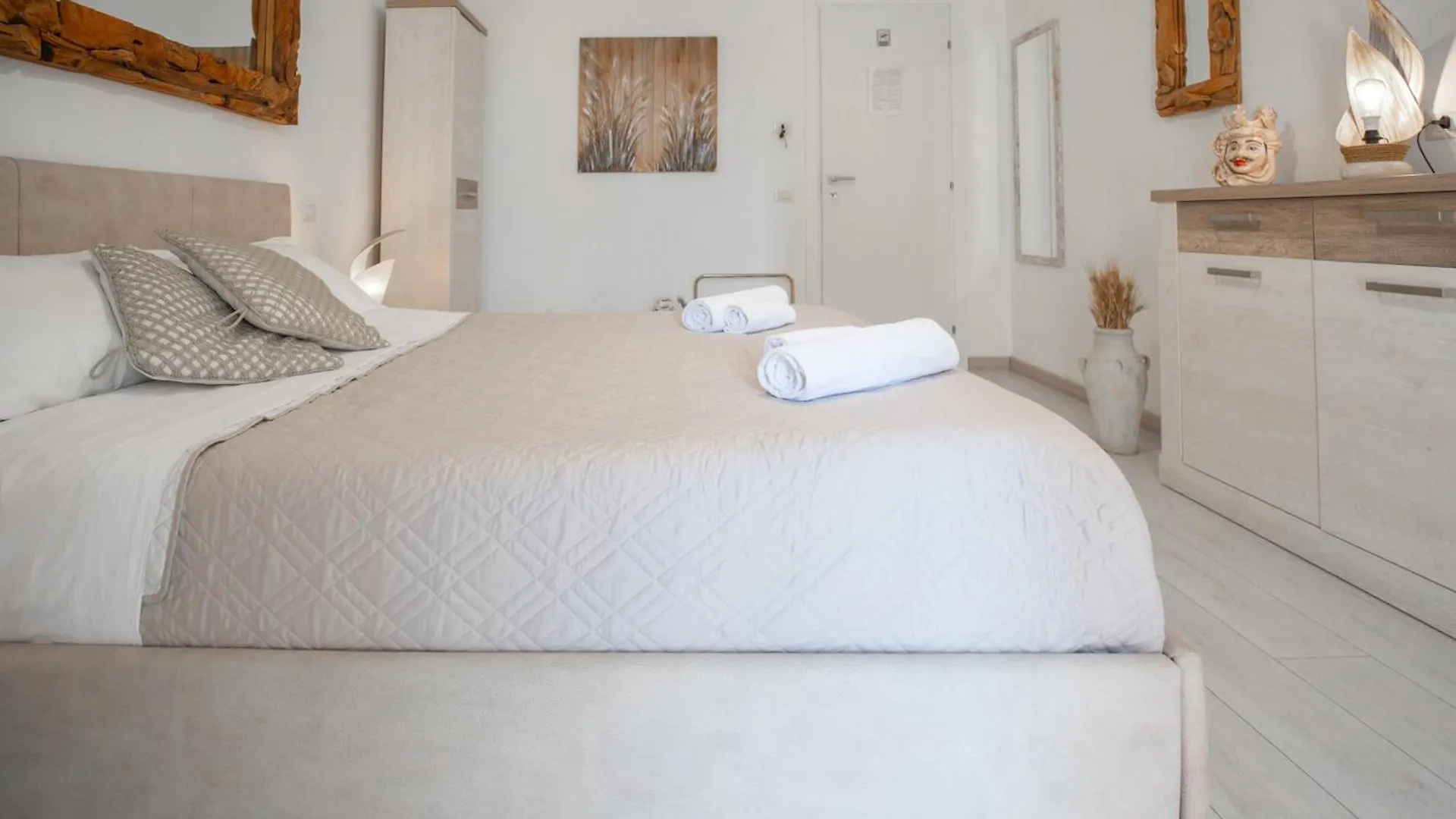 Catania Over Time - Tourist Rooms Guest house